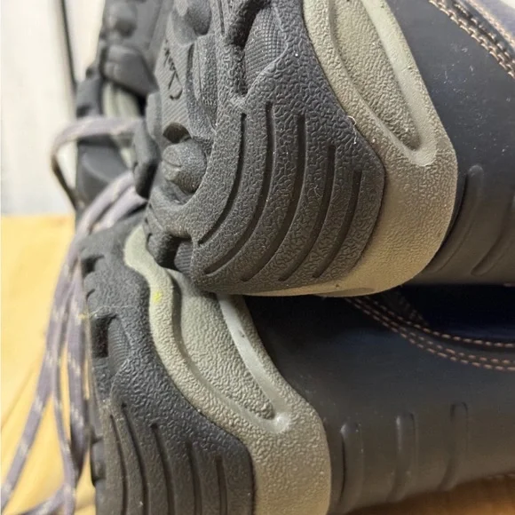 Clark’s Women's Blue and Tan Winter Boots. Size 7.5. Excellent Condition - Picture 9 of 10